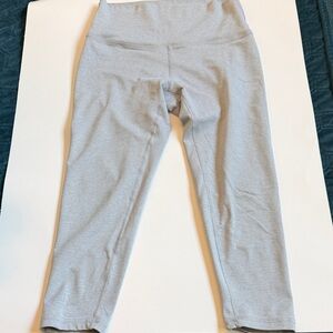 Women’s cropped medium Gray Leggings